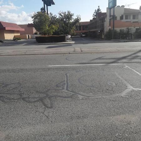 Evergreen Inn Covina Εξωτερικό φωτογραφία